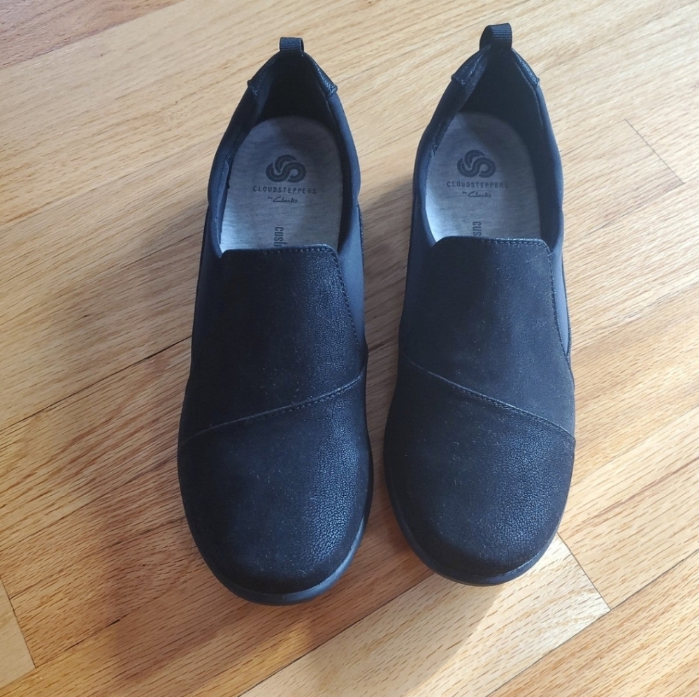 Women's 8.5 Clark's cloudsteppers Black